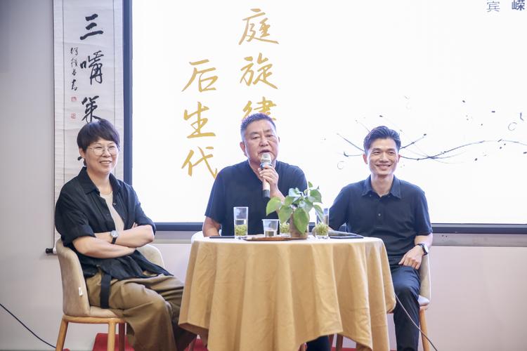 李歌也 湖湘旋律后生代 借网络之风唱响新声